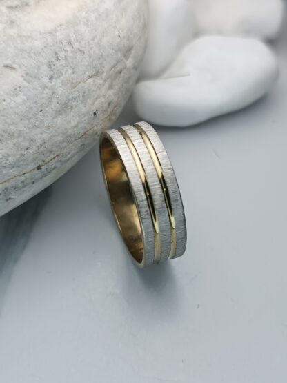 Ring with charm, polished details (CODE: 8051)