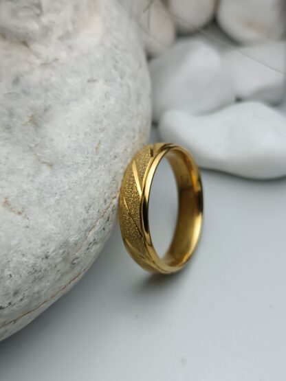 Ring with matte finish (CODE: 8059)