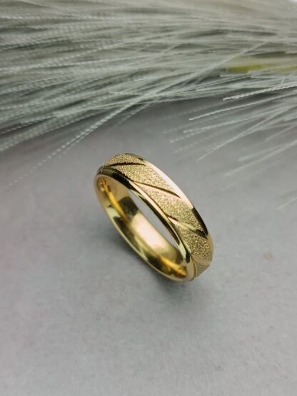 Ring with matte finish (CODE: 8059)