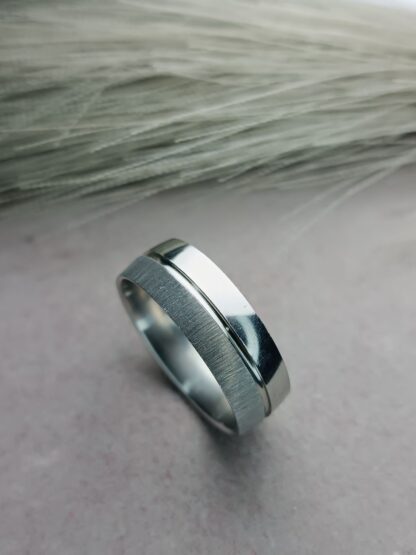 Ring with matte finish (CODE: 8060)