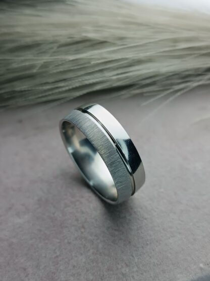 Ring with matte finish (CODE: 8060)