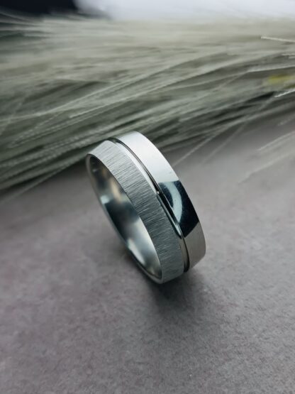 Ring with matte finish (CODE: 8060)