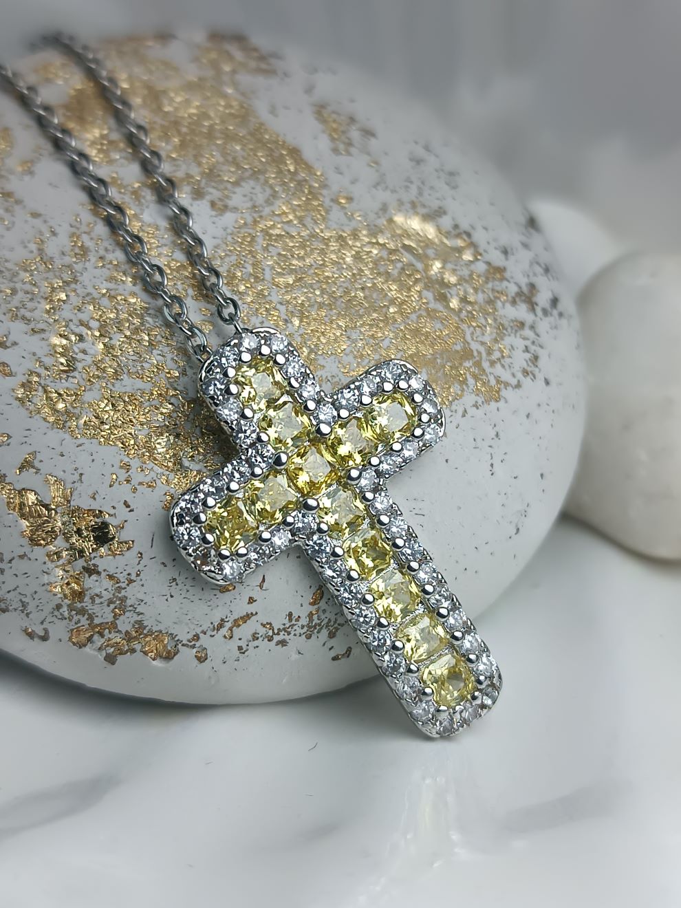 Σταυρός από Ατσάλι με Κίτρινους Λευκούς Κρυστάλλους(ΚΩΔ:8061) Σταυρός από Ατσάλι με Κίτρινους Λευκούς Κρυστάλλους(ΚΩΔ:8061)