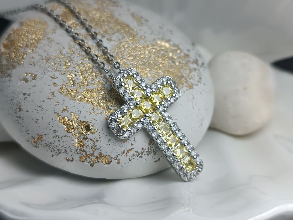 Σταυρός από Ατσάλι με Κίτρινους Λευκούς Κρυστάλλους(ΚΩΔ:8061) Σταυρός από Ατσάλι με Κίτρινους Λευκούς Κρυστάλλους(ΚΩΔ:8061)