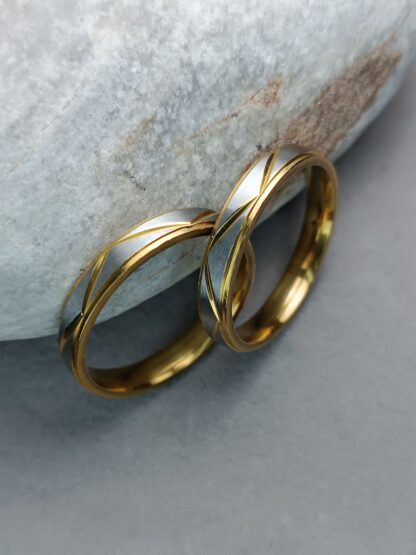 Pair of silver & gold enamel wedding rings (CODE: 8094)