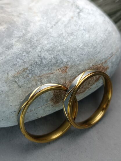 Pair of silver & gold enamel wedding rings (CODE: 8094)