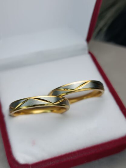 Pair of silver & gold enamel wedding rings (CODE: 8094)