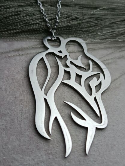 Silver mother and child necklace (CODE: 8102)