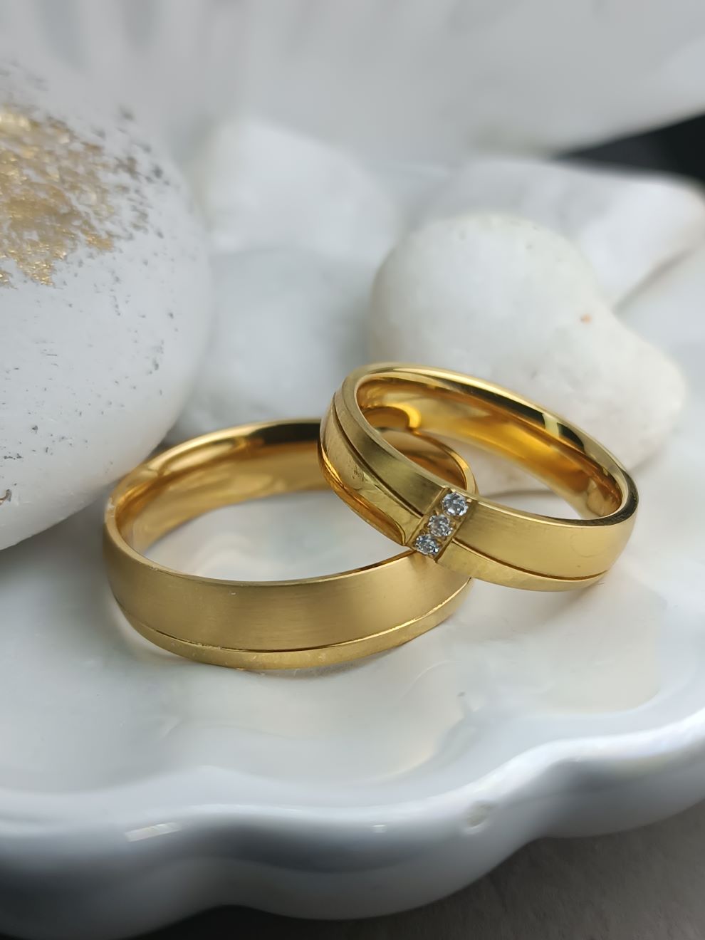 Χρυσές Σατινέ Βέρες Ζευγαριού – Kosmimatomania.gr Χρυσές Σατινέ Βέρες Ζευγαριού – Kosmimatomania.gr