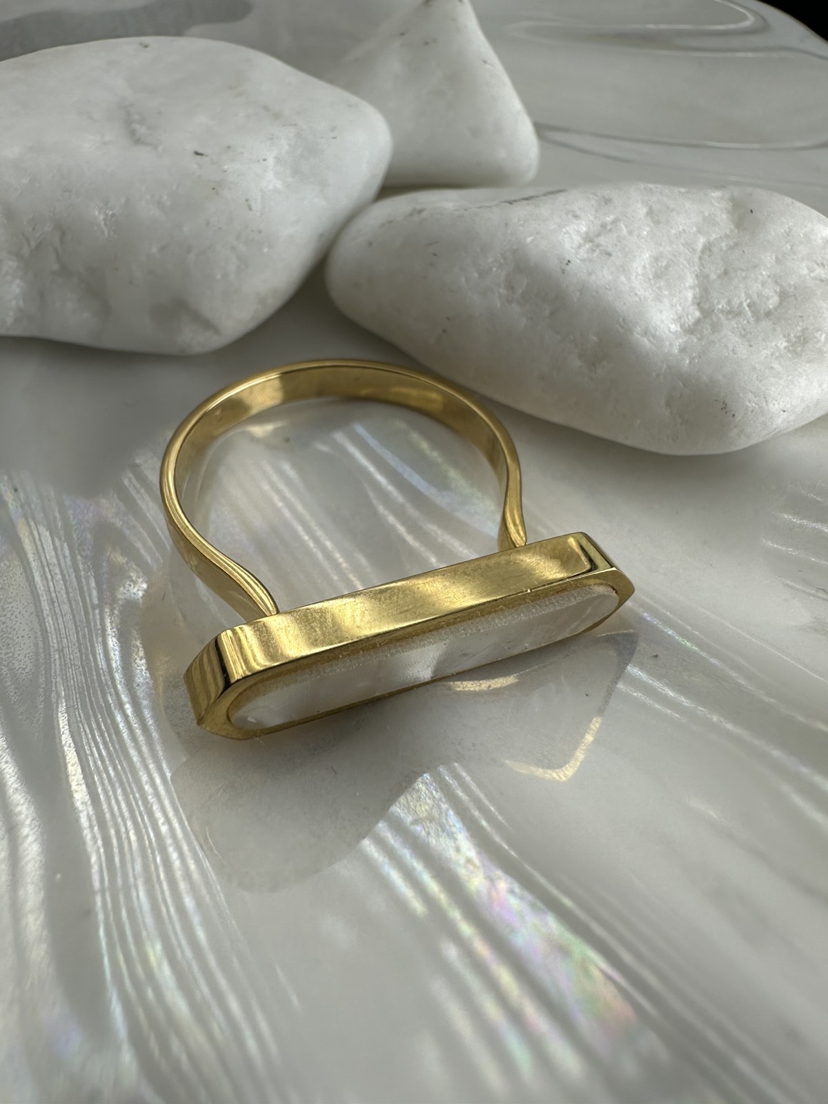 Επίχρυσο Δαχτυλίδι με Φίλντισι – Μοντέρνο Minimal Κόσμημα από Ατσάλι (ΚΩΔ:8180) Επίχρυσο Δαχτυλίδι με Φίλντισι – Μοντέρνο Minimal Κόσμημα από Ατσάλι (ΚΩΔ:8180)