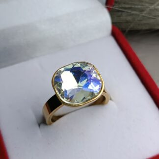 Ring with stone, yellow gold (CODE:8025)