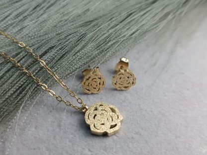 Flower necklace, textured surface (CODE:8166)