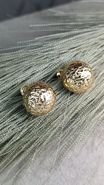 Embossed round earrings (CODE:8171)