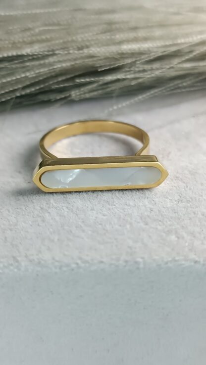 Ring with white enamel, gold (CODE:8180)