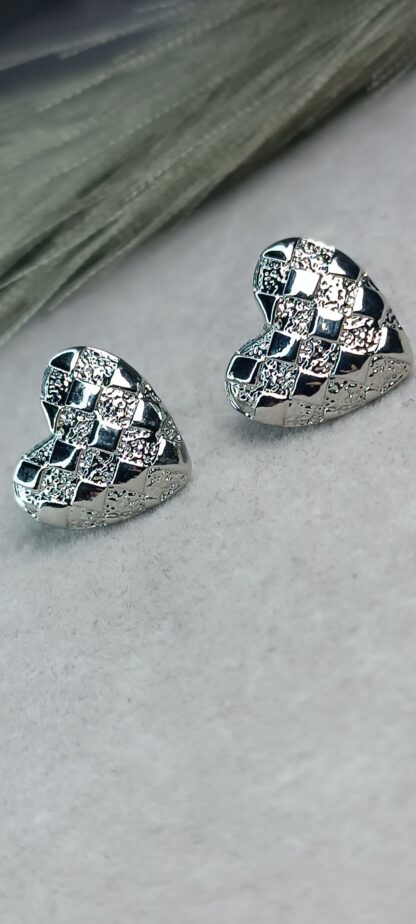 Silver heart earrings (CODE:8169)