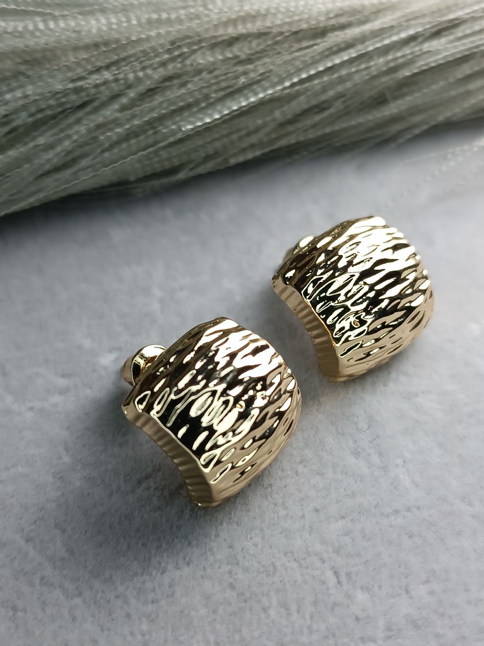 Σκουλαρίκια Χρυσά & Ασημί από Ανοξείδωτο Ατσάλι με Ανάγλυφη Υφή (ΚΩΔ:8172) Σκουλαρίκια Χρυσά & Ασημί από Ανοξείδωτο Ατσάλι με Ανάγλυφη Υφή (ΚΩΔ:8172)