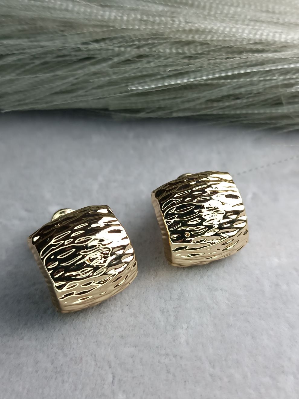 Σκουλαρίκια Χρυσά & Ασημί από Ανοξείδωτο Ατσάλι με Ανάγλυφη Υφή (ΚΩΔ:8172) Σκουλαρίκια Χρυσά & Ασημί από Ανοξείδωτο Ατσάλι με Ανάγλυφη Υφή (ΚΩΔ:8172)