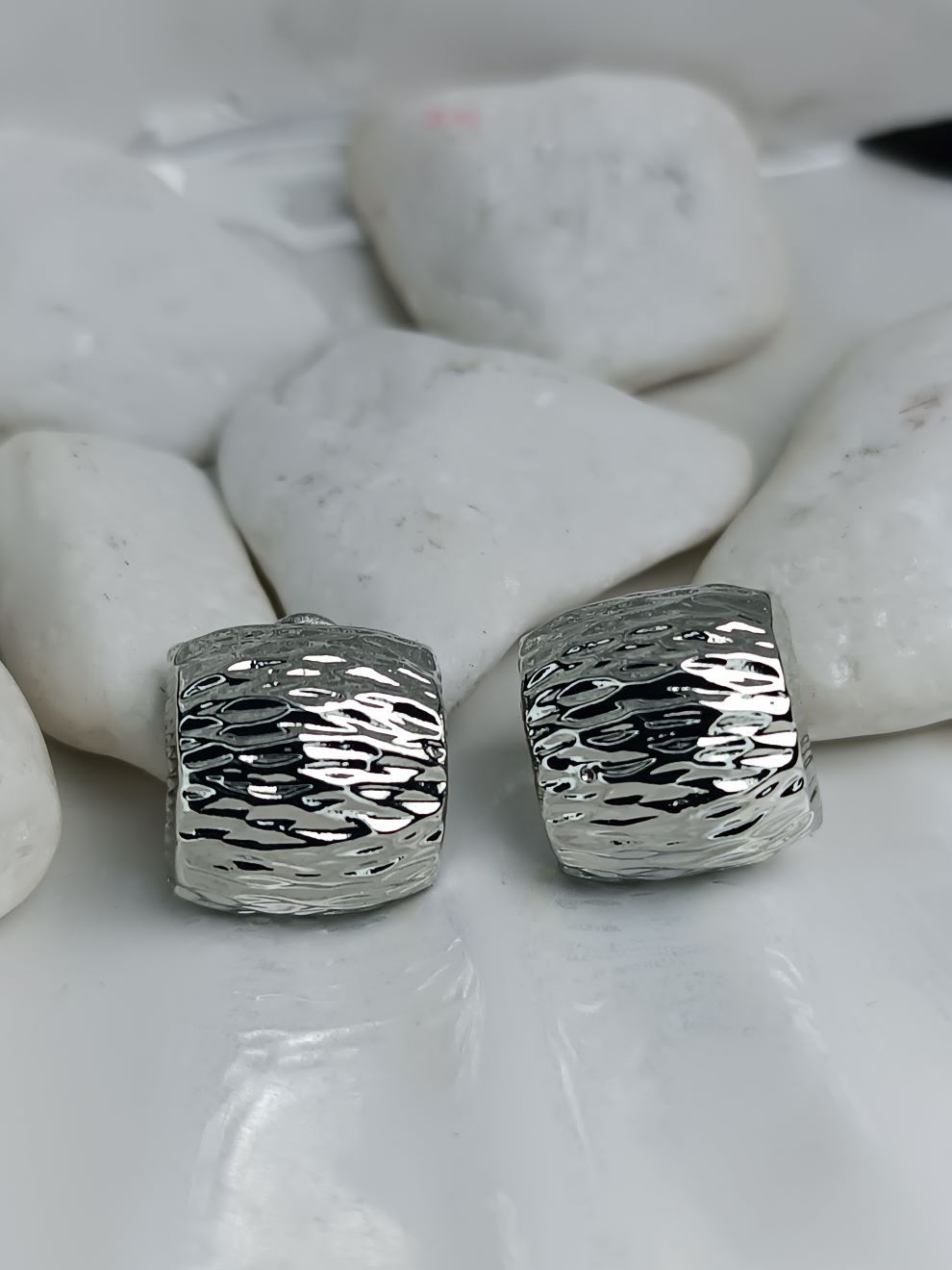 Σκουλαρίκια Χρυσά & Ασημί από Ανοξείδωτο Ατσάλι με Ανάγλυφη Υφή (ΚΩΔ:8172) Σκουλαρίκια Χρυσά & Ασημί από Ανοξείδωτο Ατσάλι με Ανάγλυφη Υφή (ΚΩΔ:8172)