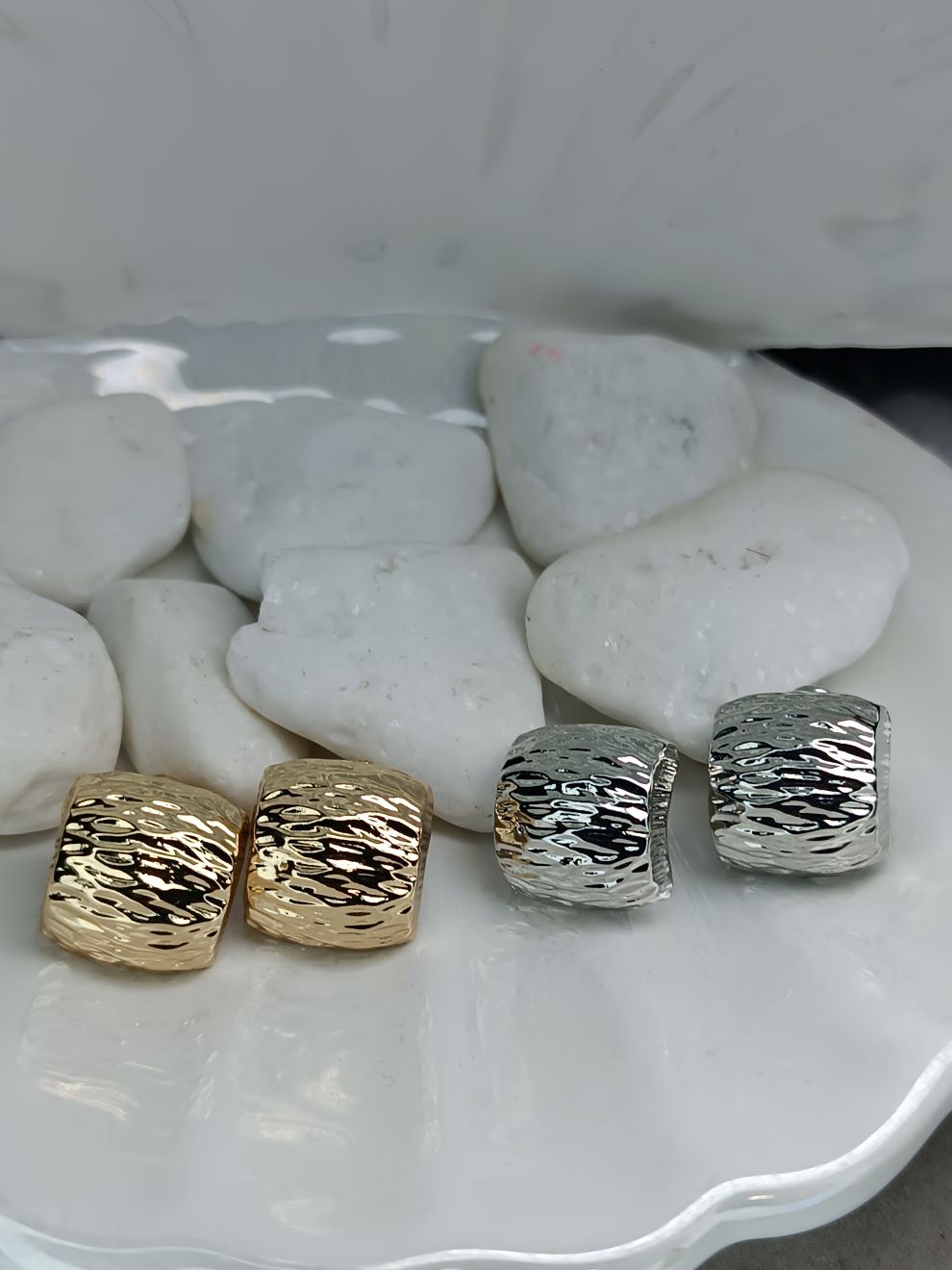 Σκουλαρίκια Χρυσά & Ασημί από Ανοξείδωτο Ατσάλι με Ανάγλυφη Υφή (ΚΩΔ:8172) Σκουλαρίκια Χρυσά & Ασημί από Ανοξείδωτο Ατσάλι με Ανάγλυφη Υφή (ΚΩΔ:8172)