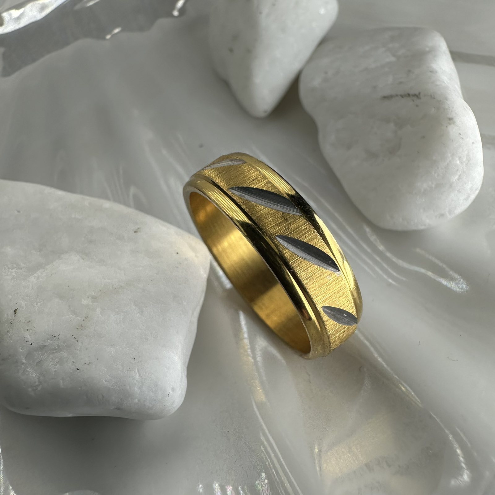 Unisex Δαχτυλίδι από Ανοξείδωτο Ατσάλι σε Χρυσό – Minimal & Κομψό Design για Άνδρες & Γυναίκες (ΚΩΔ:8157) Unisex Δαχτυλίδι από Ανοξείδωτο Ατσάλι σε Χρυσό – Minimal & Κομψό Design για Άνδρες & Γυναίκες (ΚΩΔ:8157)