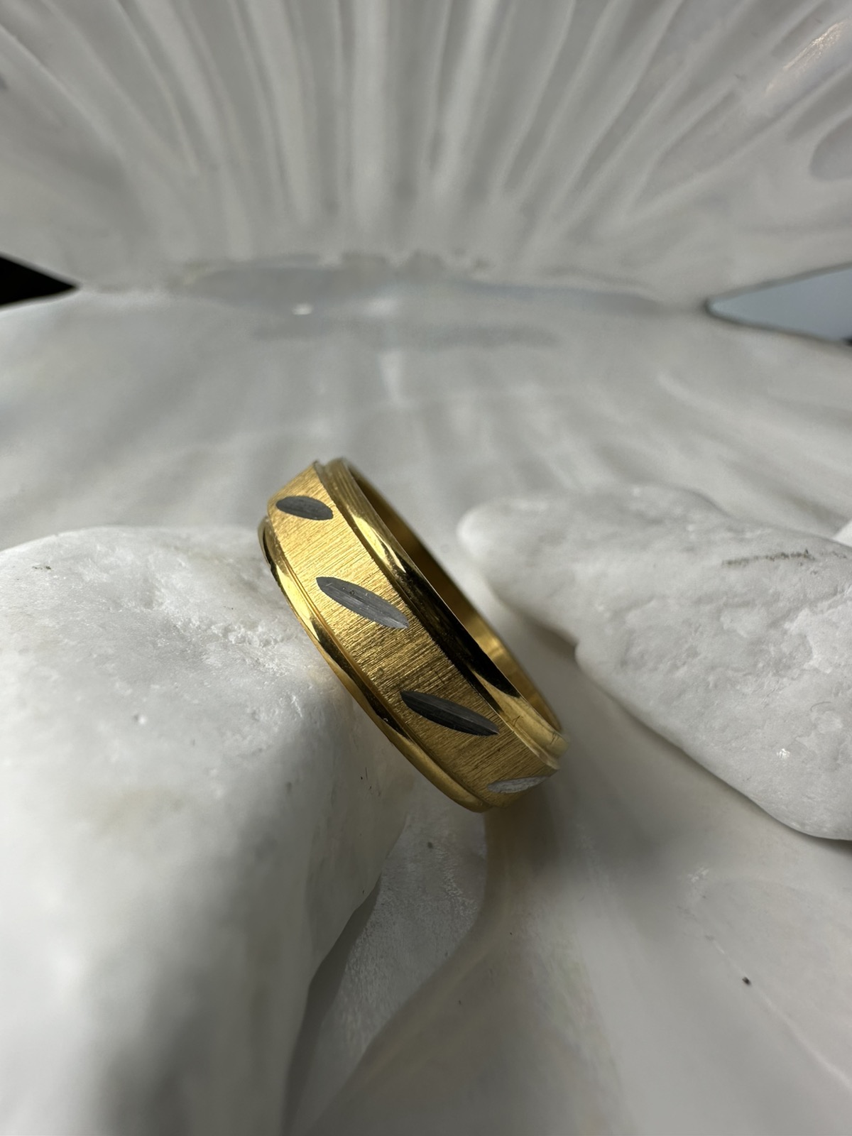 Unisex Δαχτυλίδι από Ανοξείδωτο Ατσάλι σε Χρυσό – Minimal & Κομψό Design για Άνδρες & Γυναίκες (ΚΩΔ:8157) Unisex Δαχτυλίδι από Ανοξείδωτο Ατσάλι σε Χρυσό – Minimal & Κομψό Design για Άνδρες & Γυναίκες (ΚΩΔ:8157)