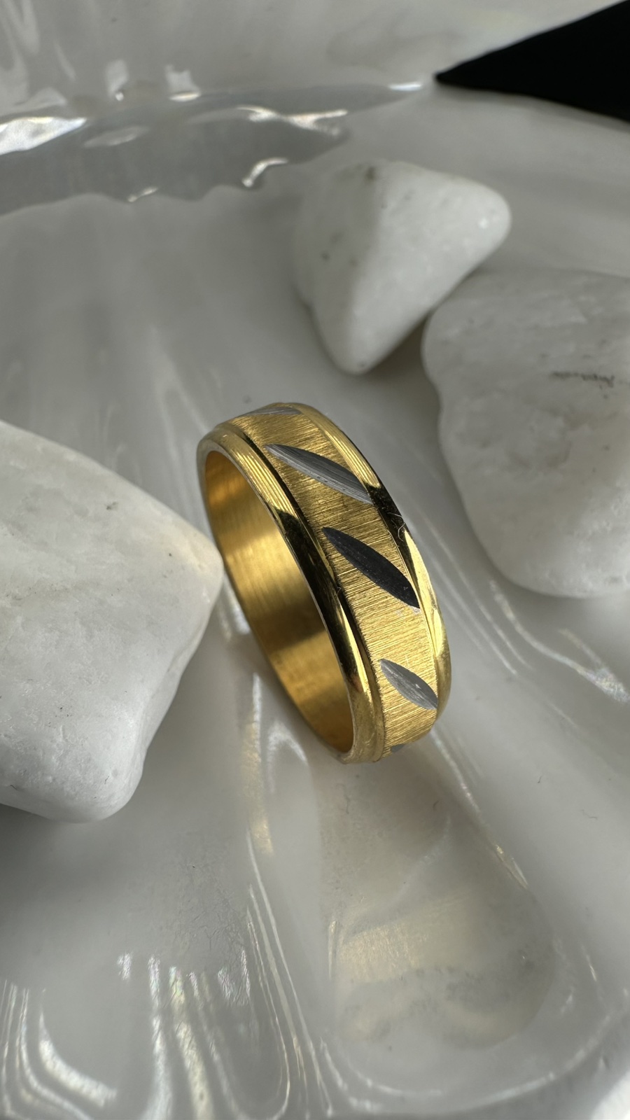 Unisex Δαχτυλίδι από Ανοξείδωτο Ατσάλι σε Χρυσό – Minimal & Κομψό Design για Άνδρες & Γυναίκες (ΚΩΔ:8157) Unisex Δαχτυλίδι από Ανοξείδωτο Ατσάλι σε Χρυσό – Minimal & Κομψό Design για Άνδρες & Γυναίκες (ΚΩΔ:8157)