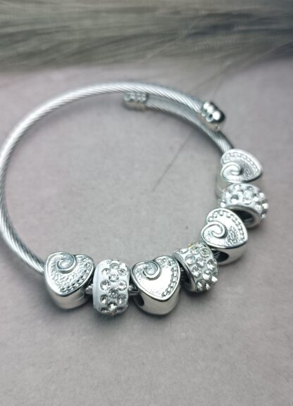 Steel, silver bracelet with heart (CODE:8163)