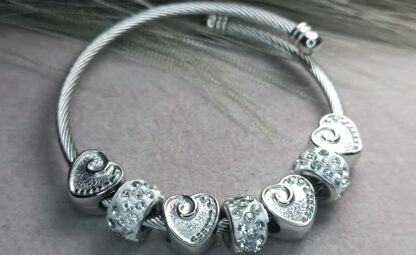 Steel, silver bracelet with heart (CODE:8163)