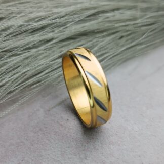 Textured ring, transparent stone (CODE:8846)