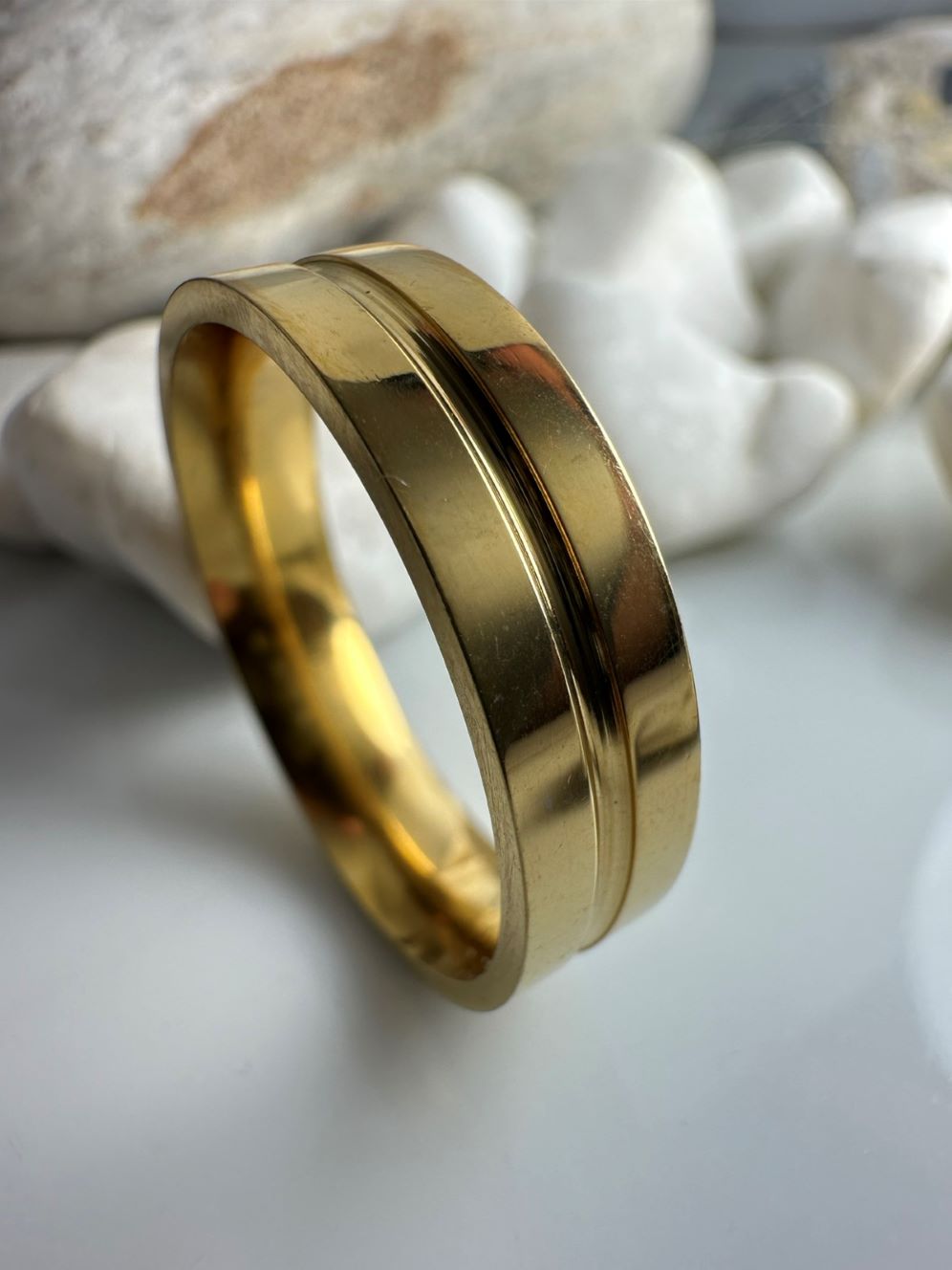 Χρυσό Unisex Δαχτυλίδι από Ατσάλι με Κεντρική Γραμμή – Κομψό και Ανθεκτικό Κόσμημα για Άνδρες & Γυναίκες (ΚΩΔ:8154) Χρυσό Unisex Δαχτυλίδι από Ατσάλι με Κεντρική Γραμμή – Κομψό και Ανθεκτικό Κόσμημα για Άνδρες & Γυναίκες (ΚΩΔ:8154)