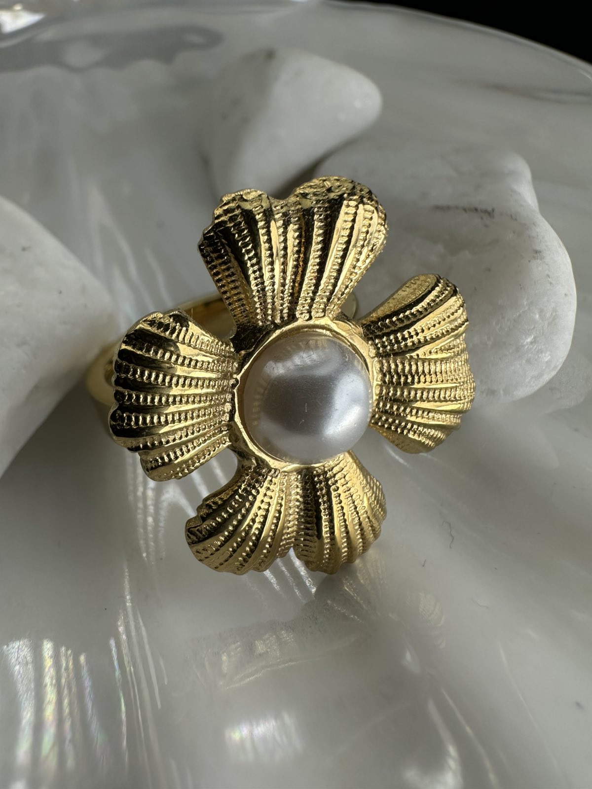 Δαχτυλίδι "Θαλάσσιο Άνθος" – Ατσάλι Επιχρυσωμένο (ΚΩΔ:0041) Δαχτυλίδι "Θαλάσσιο Άνθος" – Ατσάλι Επιχρυσωμένο (ΚΩΔ:0041)