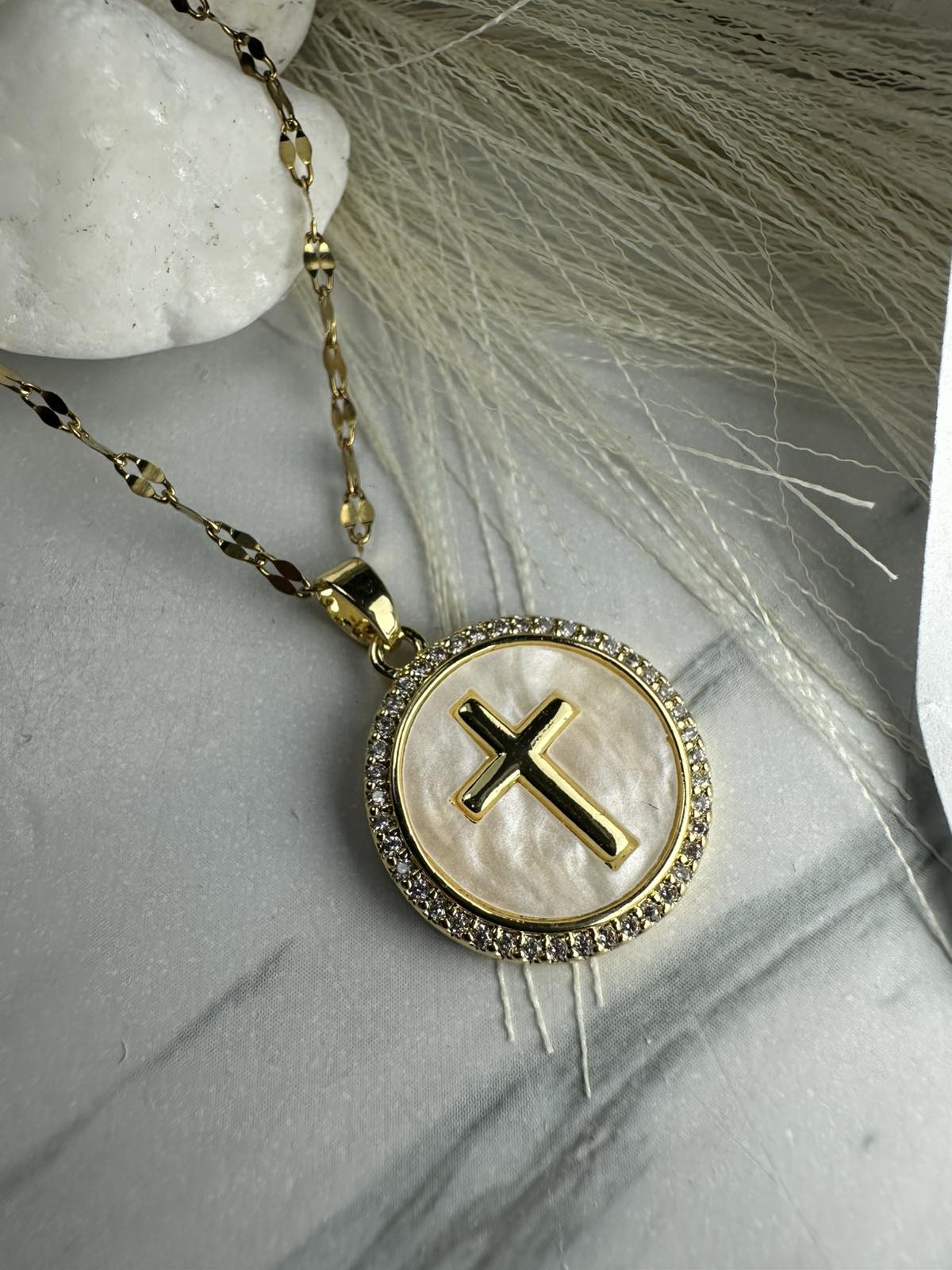 Γυναικείο Χρυσό Μενταγιόν με Σταυρό (ΚΩΔ:58411) Γυναικείο Χρυσό Μενταγιόν με Σταυρό (ΚΩΔ:58411)