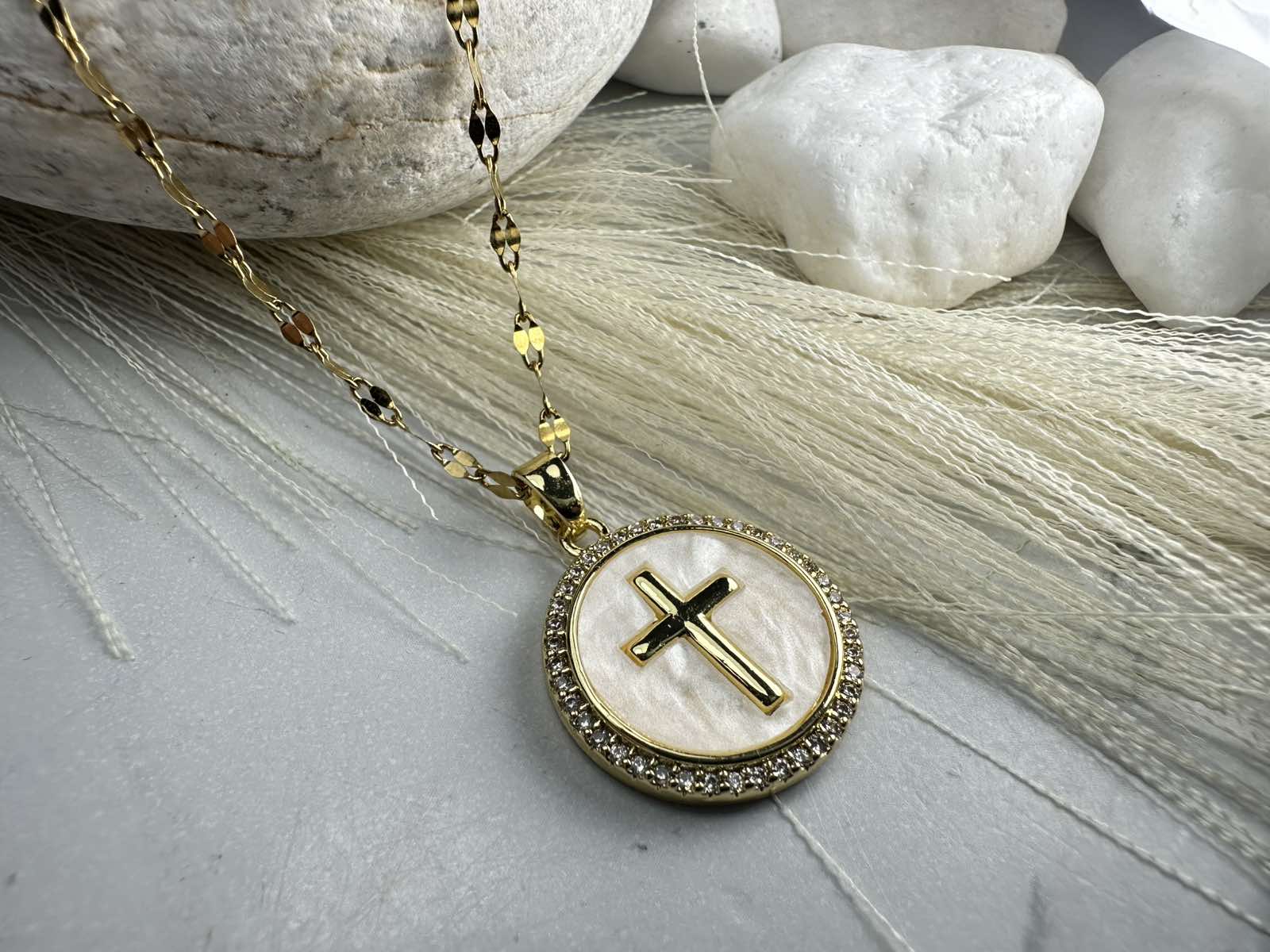 Γυναικείο Χρυσό Μενταγιόν με Σταυρό (ΚΩΔ:58411) Γυναικείο Χρυσό Μενταγιόν με Σταυρό (ΚΩΔ:58411)