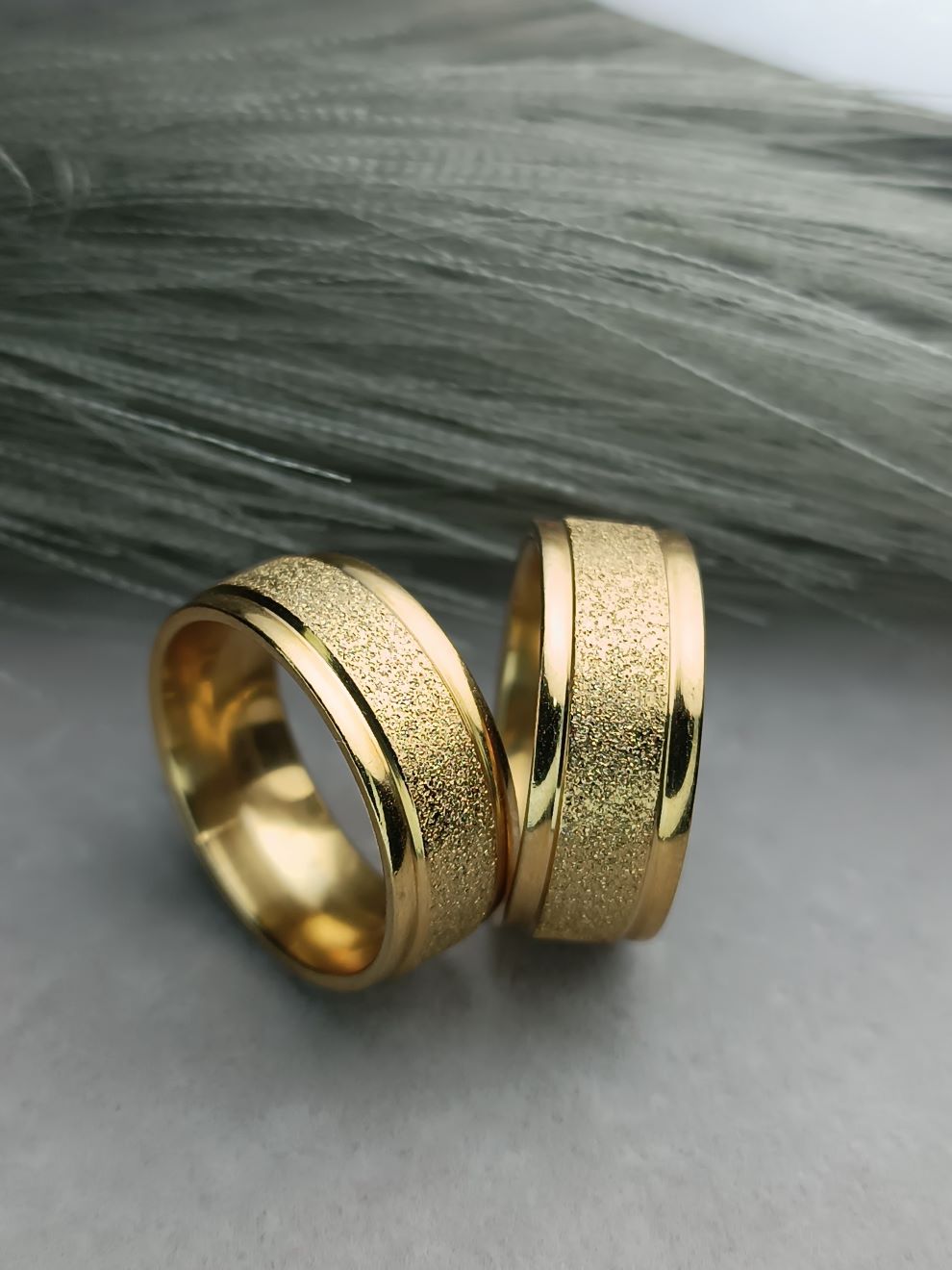 Χρυσές Φαρδιές Βέρες με Σαγρέ Υφή & Γυαλιστερό Φινίρισμα | Kosmimatomania.gr Χρυσές Φαρδιές Βέρες με Σαγρέ Υφή & Γυαλιστερό Φινίρισμα | Kosmimatomania.gr