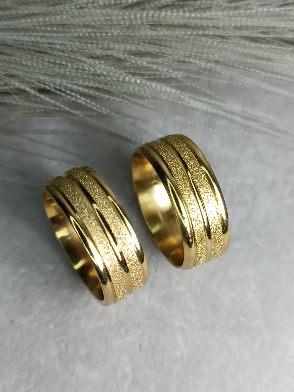 Χρυσές Βέρες με Γυαλιστερό Φινίρισμα & Glitter (ΚΩΔ:8539)– Kosmimatomania.gr Χρυσές Βέρες με Γυαλιστερό Φινίρισμα & Glitter (ΚΩΔ:8539)– Kosmimatomania.gr