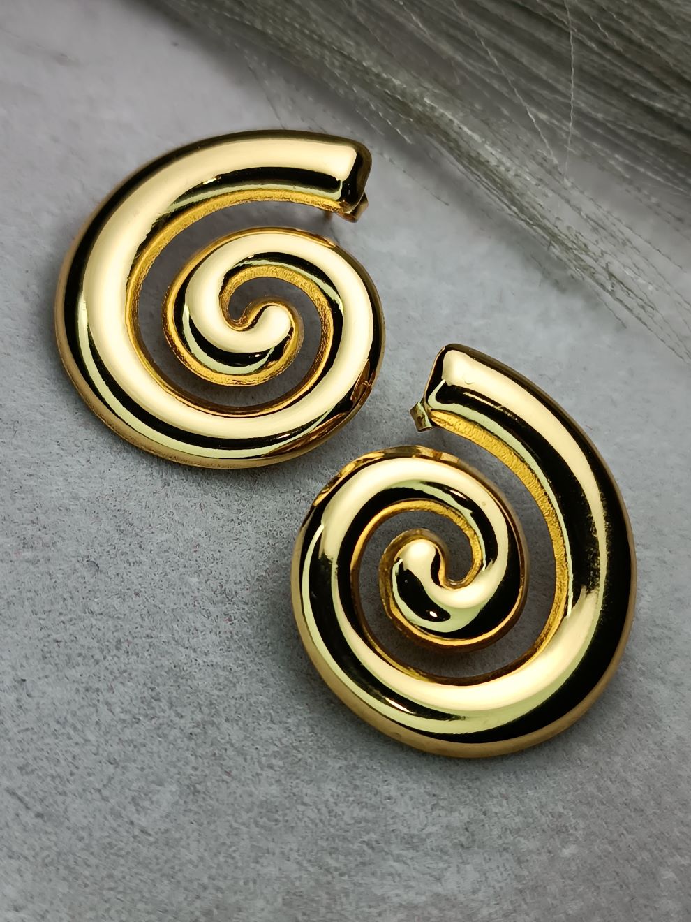 Χρυσά Σκουλαρίκια Σπείρα από Ανοξείδωτο Ατσάλι – Statement Spiral Earrings για Μοναδικές Εμφανίσεις (ΚΩΔ:5577) Χρυσά Σκουλαρίκια Σπείρα από Ανοξείδωτο Ατσάλι – Statement Spiral Earrings για Μοναδικές Εμφανίσεις (ΚΩΔ:5577)