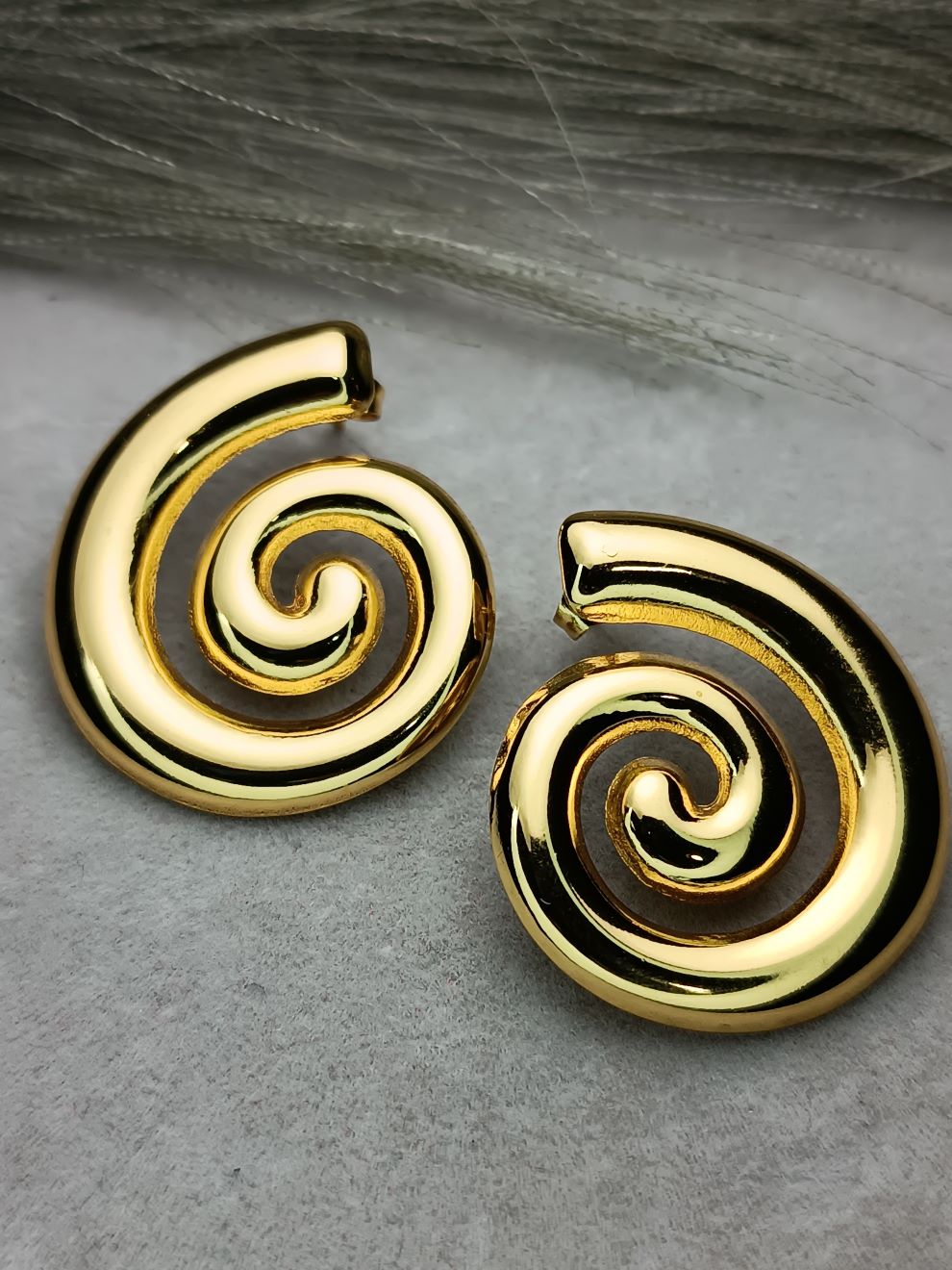 Χρυσά Σκουλαρίκια Σπείρα από Ανοξείδωτο Ατσάλι – Statement Spiral Earrings για Μοναδικές Εμφανίσεις (ΚΩΔ:5577) Χρυσά Σκουλαρίκια Σπείρα από Ανοξείδωτο Ατσάλι – Statement Spiral Earrings για Μοναδικές Εμφανίσεις (ΚΩΔ:5577)