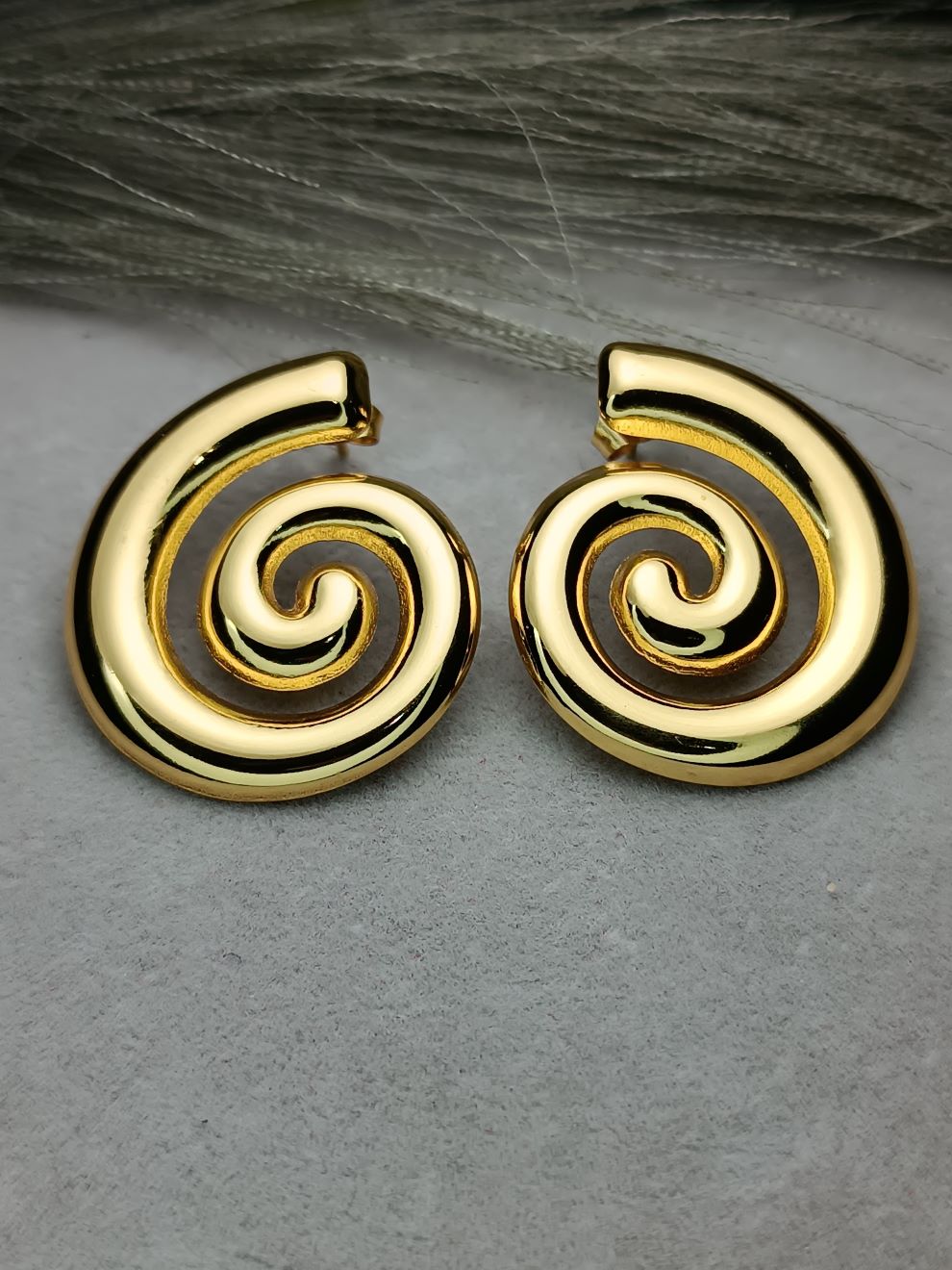 Χρυσά Σκουλαρίκια Σπείρα από Ανοξείδωτο Ατσάλι – Statement Spiral Earrings για Μοναδικές Εμφανίσεις (ΚΩΔ:5577) Χρυσά Σκουλαρίκια Σπείρα από Ανοξείδωτο Ατσάλι – Statement Spiral Earrings για Μοναδικές Εμφανίσεις (ΚΩΔ:5577)