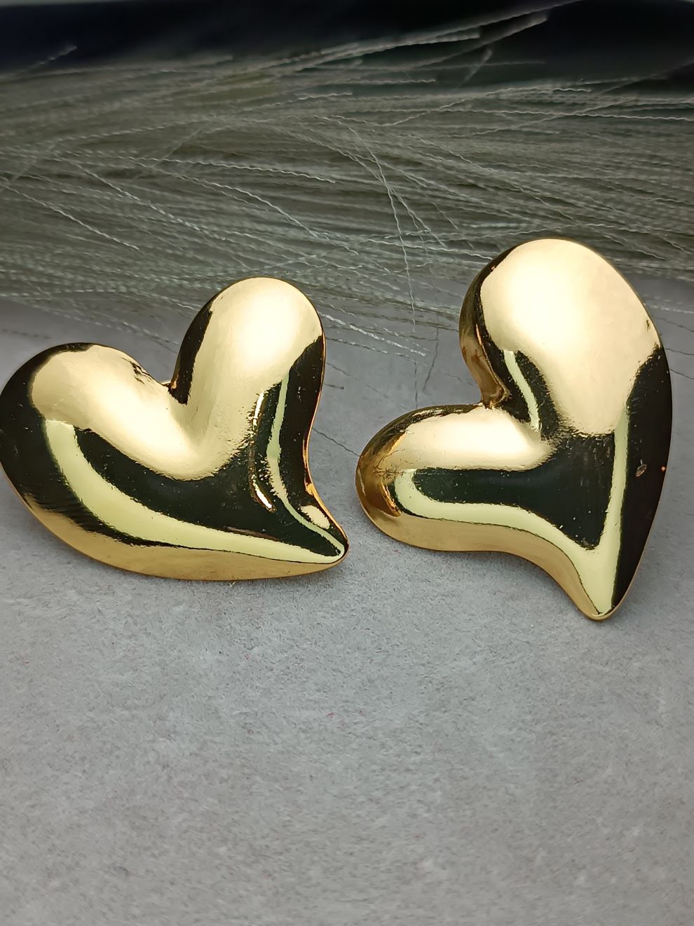 Εντυπωσιακά Σκουλαρίκια Καρδιά από Επιχρυσωμένο Ατσάλι – Statement Glam για Ιδιαίτερες Εμφανίσεις(ΚΩΔ:5576) Εντυπωσιακά Σκουλαρίκια Καρδιά από Επιχρυσωμένο Ατσάλι – Statement Glam για Ιδιαίτερες Εμφανίσεις(ΚΩΔ:5576)