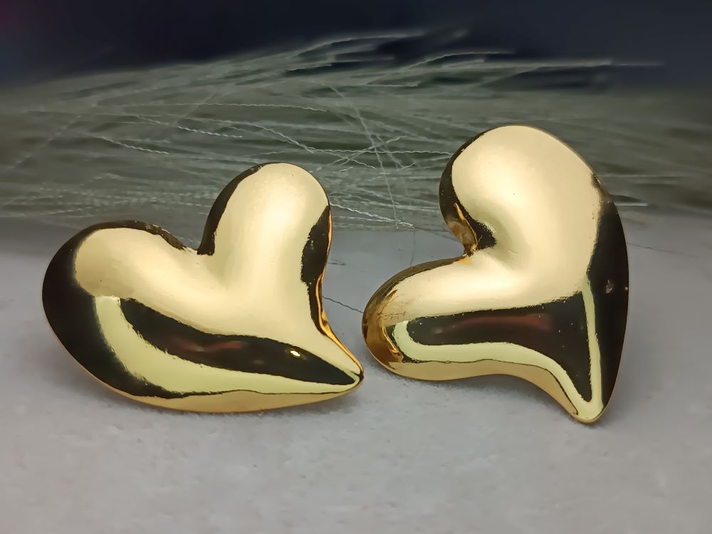 Εντυπωσιακά Σκουλαρίκια Καρδιά από Επιχρυσωμένο Ατσάλι – Statement Glam για Ιδιαίτερες Εμφανίσεις(ΚΩΔ:5576) Εντυπωσιακά Σκουλαρίκια Καρδιά από Επιχρυσωμένο Ατσάλι – Statement Glam για Ιδιαίτερες Εμφανίσεις(ΚΩΔ:5576)