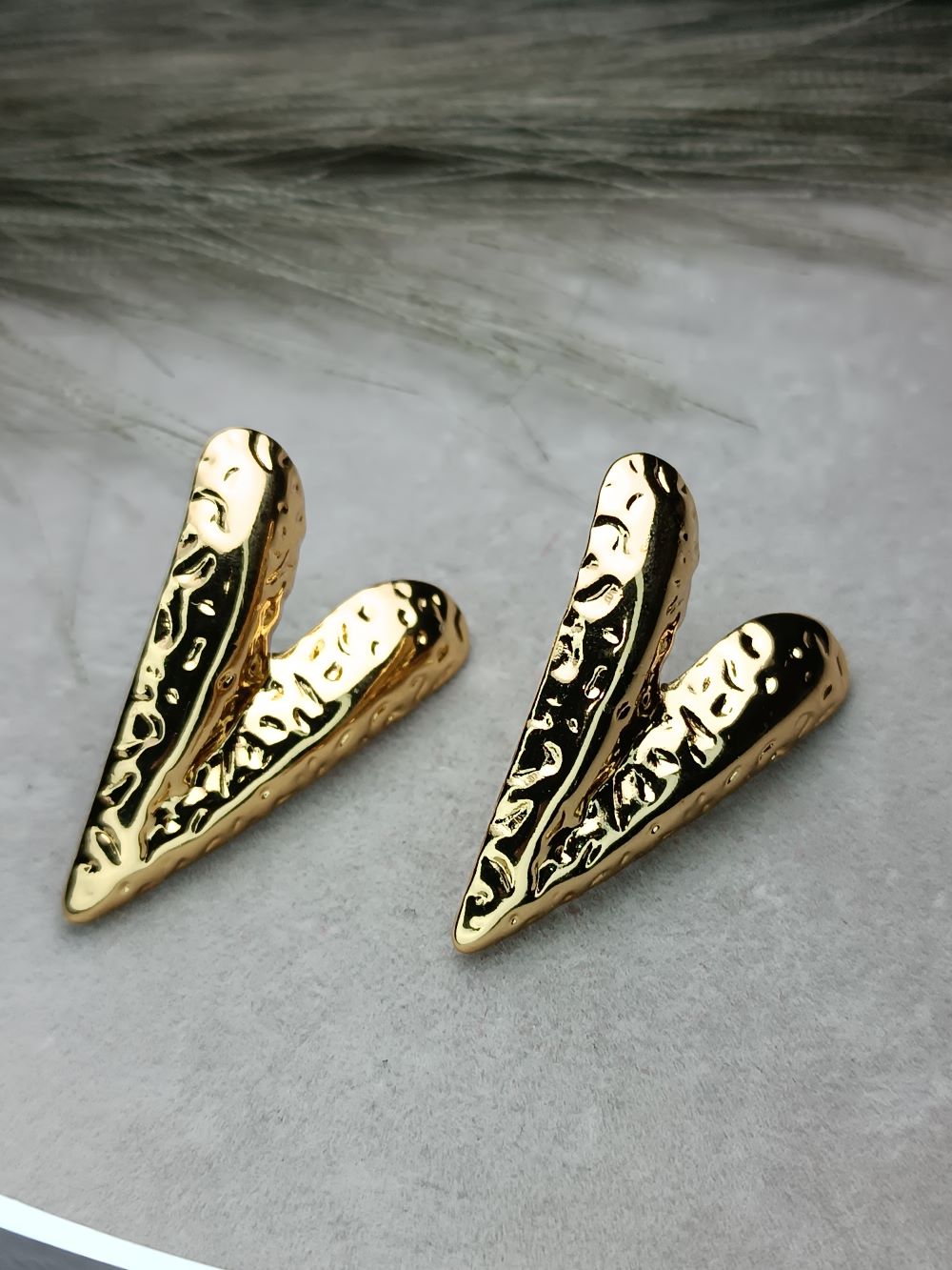 Χρυσά Καρδιόσχημα Σκουλαρίκια από Ανοξείδωτο Ατσάλι – Μοντέρνα Ανάγλυφη Υφή(ΚΩΔ:5572) Χρυσά Καρδιόσχημα Σκουλαρίκια από Ανοξείδωτο Ατσάλι – Μοντέρνα Ανάγλυφη Υφή(ΚΩΔ:5572)