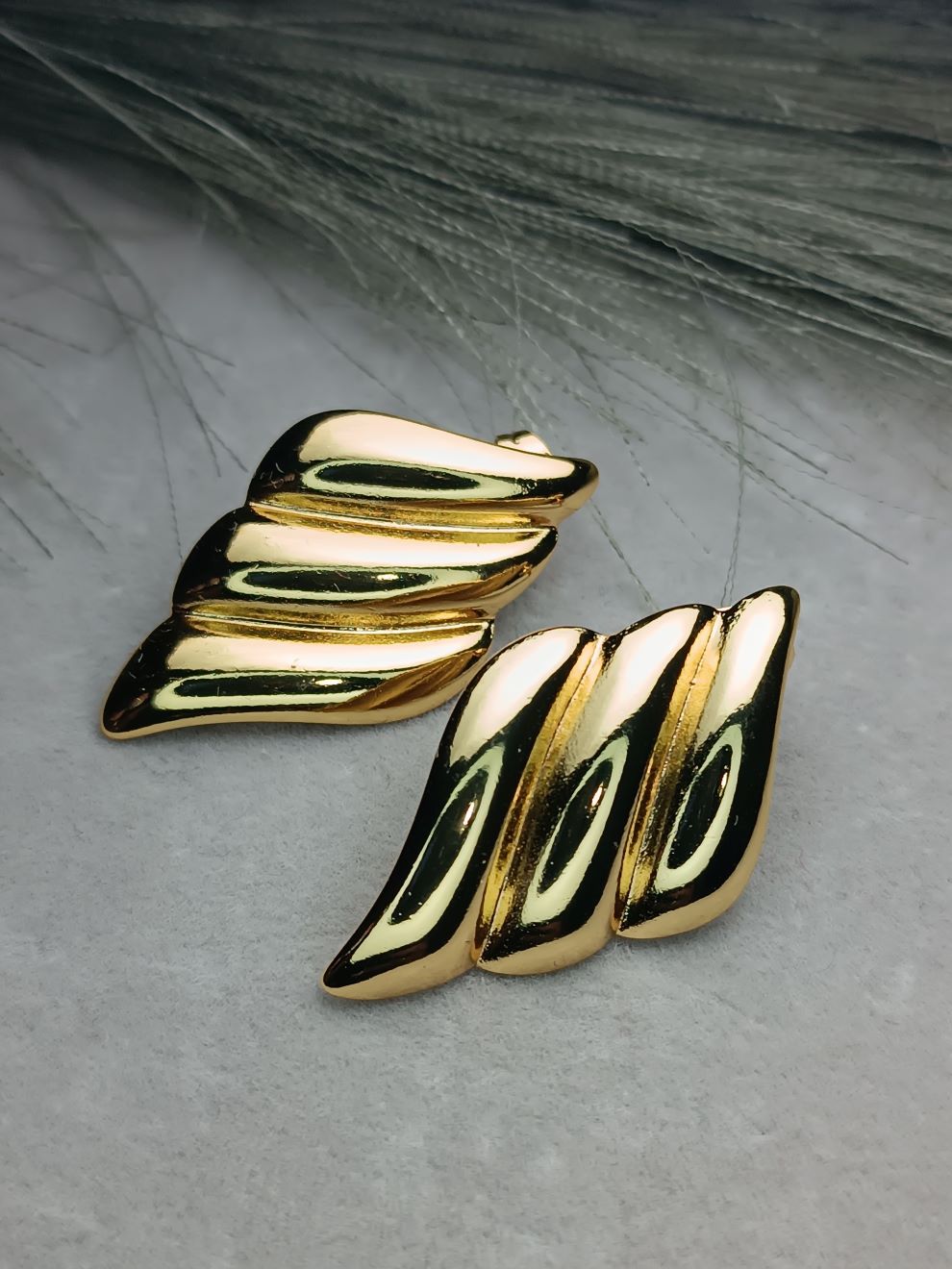 Σκουλαρίκια από Ατσάλι Χρυσά – Statement Σχέδιο για Εντυπωσιακές Εμφανίσεις | Kosmimatomania(ΚΩΔ:5570) Σκουλαρίκια από Ατσάλι Χρυσά – Statement Σχέδιο για Εντυπωσιακές Εμφανίσεις | Kosmimatomania(ΚΩΔ:5570)