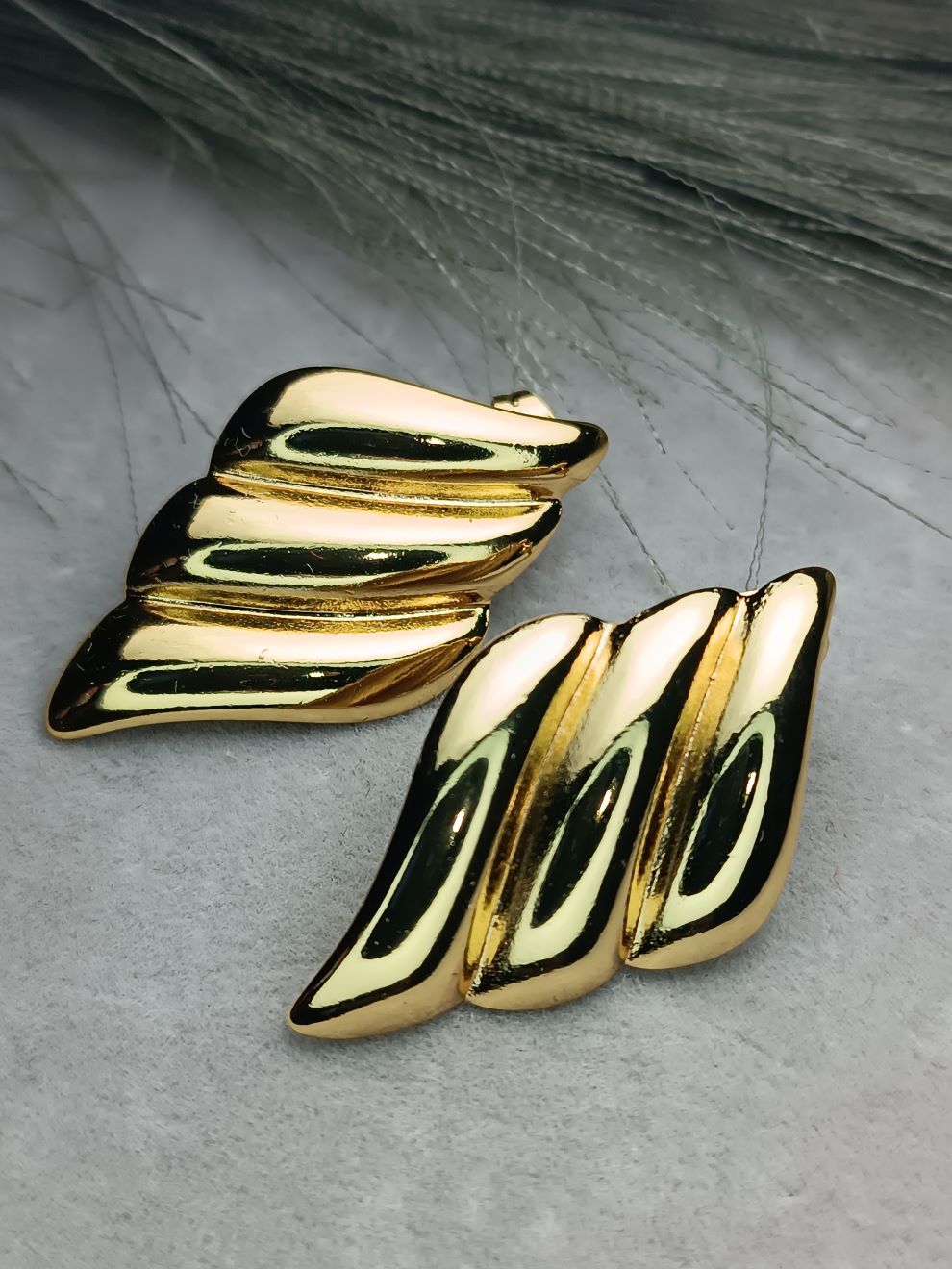 Σκουλαρίκια από Ατσάλι Χρυσά – Statement Σχέδιο για Εντυπωσιακές Εμφανίσεις | Kosmimatomania(ΚΩΔ:5570) Σκουλαρίκια από Ατσάλι Χρυσά – Statement Σχέδιο για Εντυπωσιακές Εμφανίσεις | Kosmimatomania(ΚΩΔ:5570)