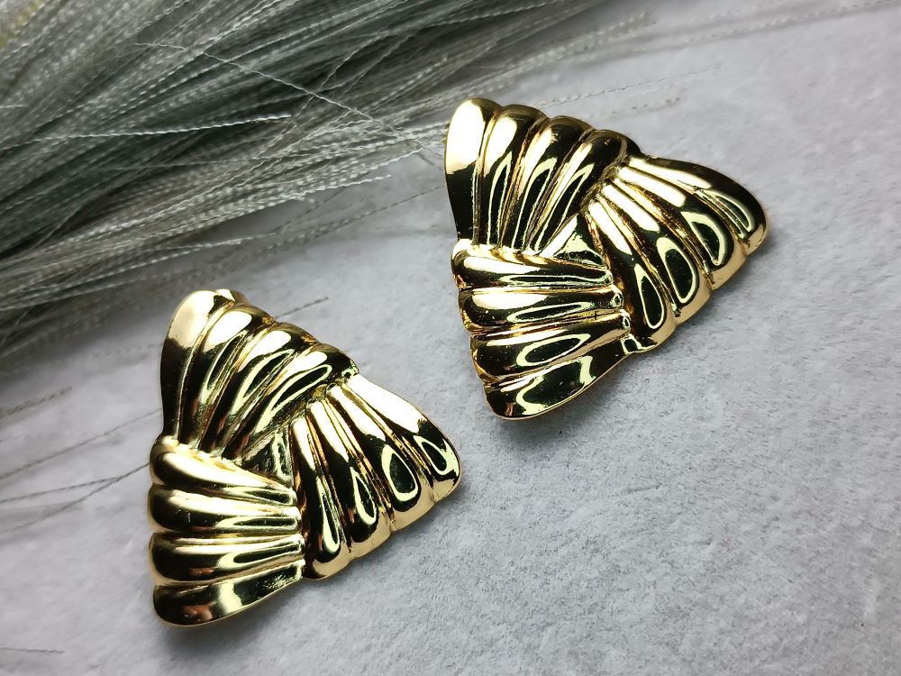 Χρυσά Γεωμετρικά Σκουλαρίκια Τρίγωνο από Ανοξείδωτο Ατσάλι – Εντυπωσιακά (ΚΩΔ:5569) Χρυσά Γεωμετρικά Σκουλαρίκια Τρίγωνο από Ανοξείδωτο Ατσάλι – Εντυπωσιακά (ΚΩΔ:5569)