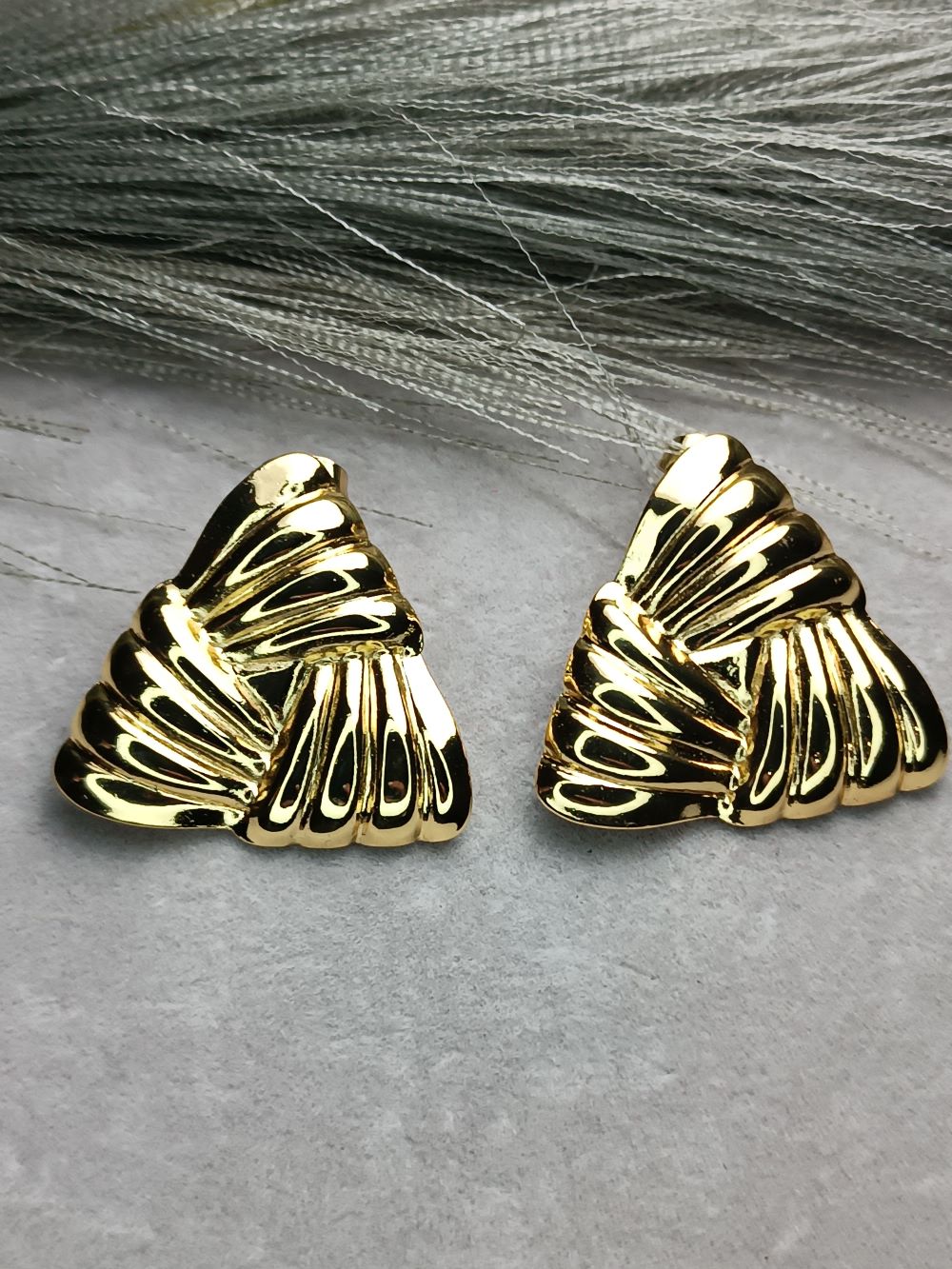 Χρυσά Γεωμετρικά Σκουλαρίκια Τρίγωνο από Ανοξείδωτο Ατσάλι – Εντυπωσιακά (ΚΩΔ:5569) Χρυσά Γεωμετρικά Σκουλαρίκια Τρίγωνο από Ανοξείδωτο Ατσάλι – Εντυπωσιακά (ΚΩΔ:5569)