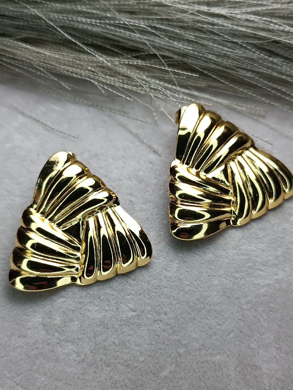 Χρυσά Γεωμετρικά Σκουλαρίκια Τρίγωνο από Ανοξείδωτο Ατσάλι – Εντυπωσιακά (ΚΩΔ:5569) Χρυσά Γεωμετρικά Σκουλαρίκια Τρίγωνο από Ανοξείδωτο Ατσάλι – Εντυπωσιακά (ΚΩΔ:5569)