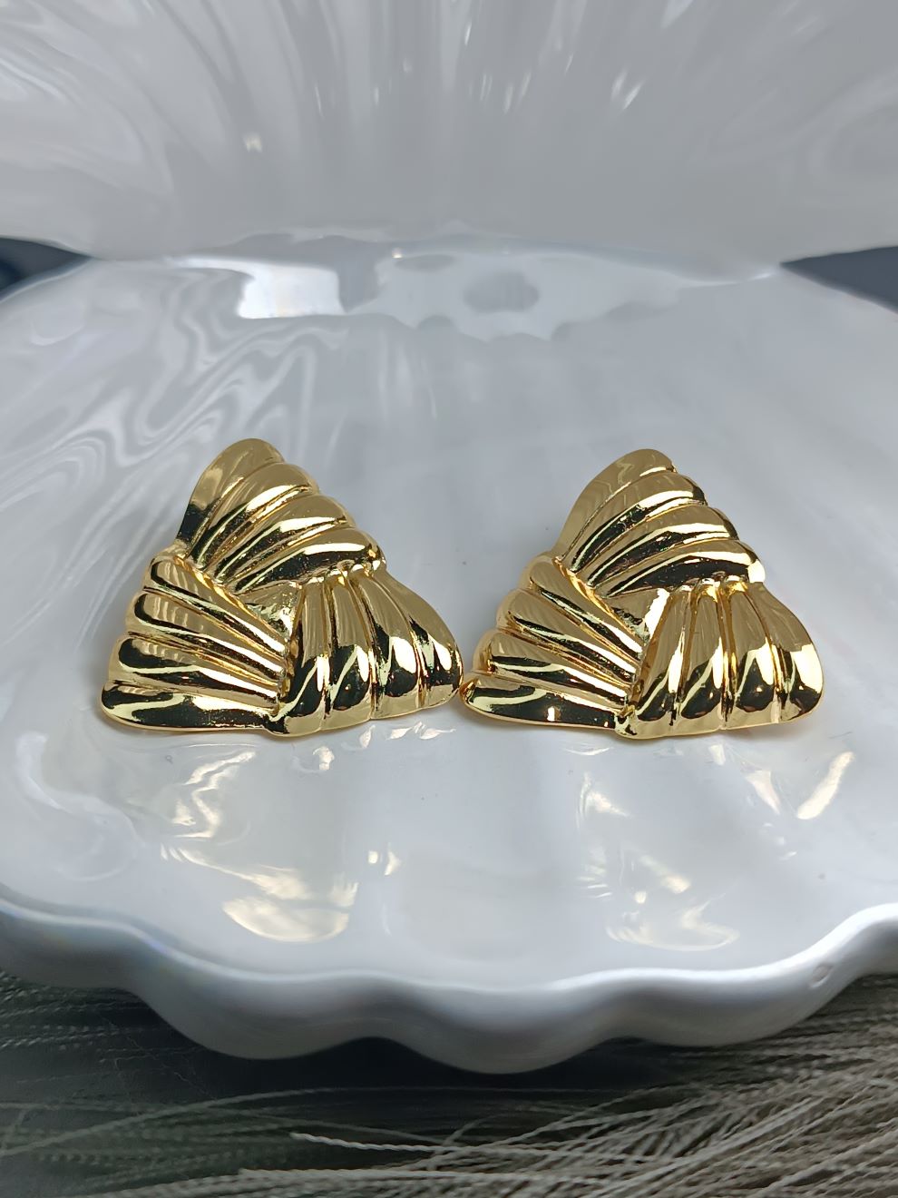 Χρυσά Γεωμετρικά Σκουλαρίκια Τρίγωνο από Ανοξείδωτο Ατσάλι – Εντυπωσιακά (ΚΩΔ:5569) Χρυσά Γεωμετρικά Σκουλαρίκια Τρίγωνο από Ανοξείδωτο Ατσάλι – Εντυπωσιακά (ΚΩΔ:5569)