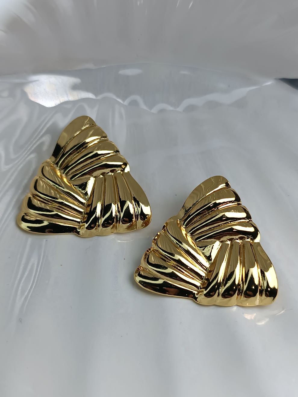 Χρυσά Γεωμετρικά Σκουλαρίκια Τρίγωνο από Ανοξείδωτο Ατσάλι – Εντυπωσιακά (ΚΩΔ:5569) Χρυσά Γεωμετρικά Σκουλαρίκια Τρίγωνο από Ανοξείδωτο Ατσάλι – Εντυπωσιακά (ΚΩΔ:5569)