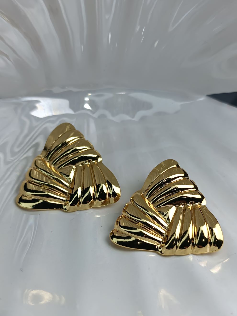 Χρυσά Γεωμετρικά Σκουλαρίκια Τρίγωνο από Ανοξείδωτο Ατσάλι – Εντυπωσιακά (ΚΩΔ:5569) Χρυσά Γεωμετρικά Σκουλαρίκια Τρίγωνο από Ανοξείδωτο Ατσάλι – Εντυπωσιακά (ΚΩΔ:5569)