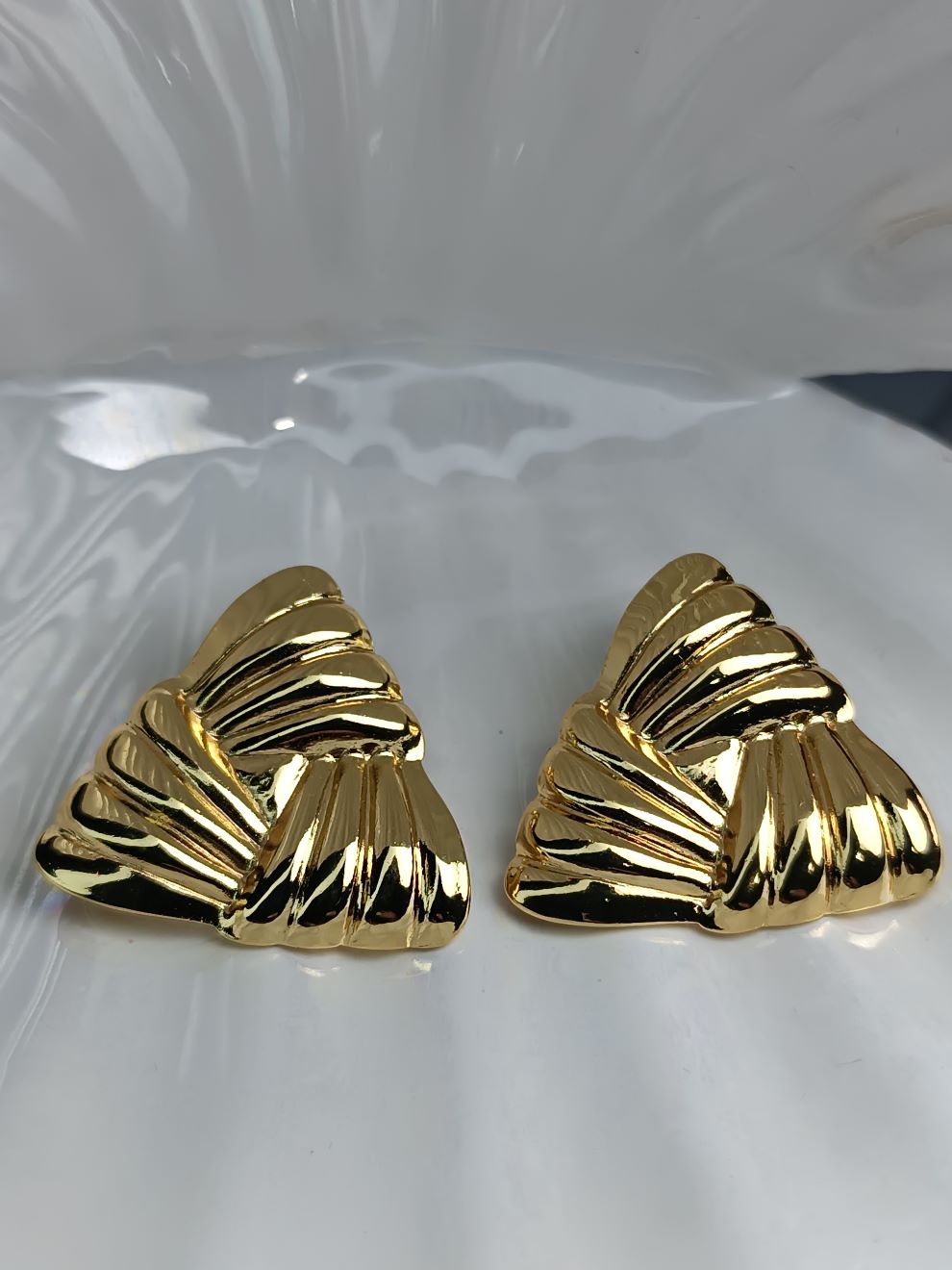 Χρυσά Γεωμετρικά Σκουλαρίκια Τρίγωνο από Ανοξείδωτο Ατσάλι – Εντυπωσιακά (ΚΩΔ:5569) Χρυσά Γεωμετρικά Σκουλαρίκια Τρίγωνο από Ανοξείδωτο Ατσάλι – Εντυπωσιακά (ΚΩΔ:5569)